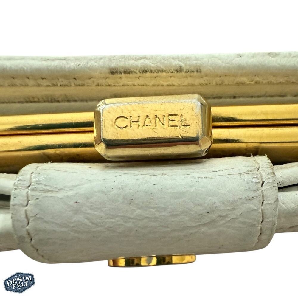 Chanel White Quilted Caviar Leather Long Snap Closure Wallet with Gold CC Logo - Picture 14 of 15